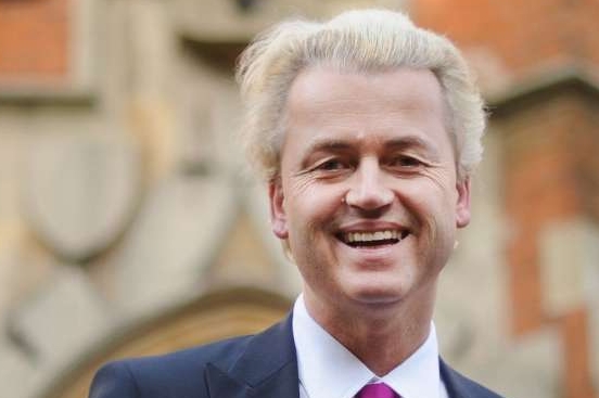 Blonďák Wilders bojuje proti islamizaci Evropy.
