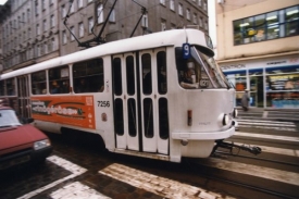 Než si koupíte svačinu, ujedou vám s tramvají.
