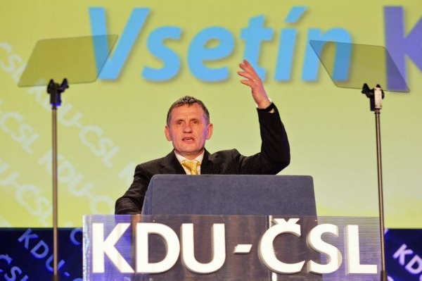 Jiří Čunek se vrací do politiky. Zatím do té komunální.