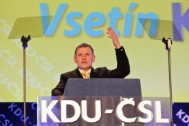 Jiří Čunek se vrací do politiky. Zatím do té komunální.