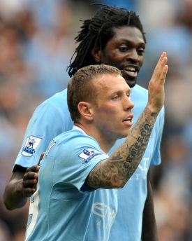 Craig Bellamy (vpředu) zřejmě nedostane důvěru. Bude jen na tribuně?