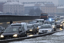 Nárůst pojistného zaznamenaly pojišťovny i u povinného ručení.