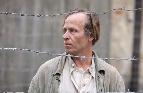 Herec Karel Roden během natáčení filmu Lidice.