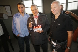 Producent Adam Dvořák, Karel Schwarzenberg a Petr Nikolaev (zprava).