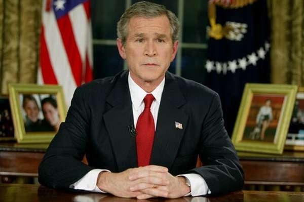 Prezident Bush oznamuje útok na Irák - březen 2003.