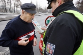 Ministerstvo přehodnotí nulovou toleranci alkoholu v krvi.