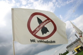 Americká základna vyvolala mnoho emocí.