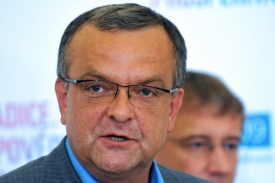 Kalousek plánuje velké šetření výdajů.