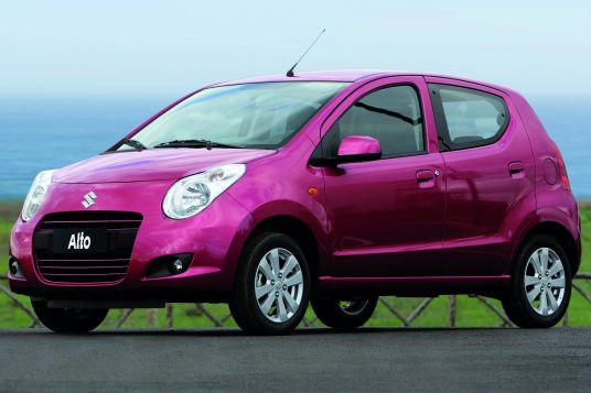 Suzuki Alto, malý městský vůz, přichází na český trh.