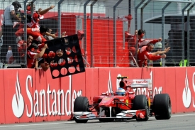 Ferrari je znovu schopné vyhrávat závody.
