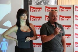 Zdeněk Izer se vrací na obrazovky se skečovou show. Zdeněk Izer se vrací na obrazovky se skečovou show.