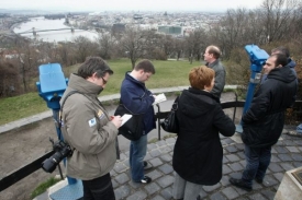 Soudkyně prováděla turisty po Budapešti.