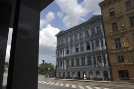 Klub za starou Prahu protestuje proti zbourání domu.