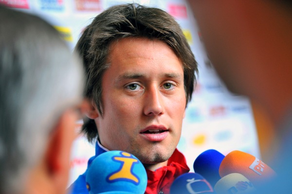 Tomáš Rosický míří s národním týmem potěšit zaplavené Liberecko.