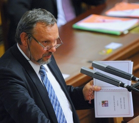 Pavel Kováčik, předseda poslaneckého klubu KSČM: Nebudeme létat.