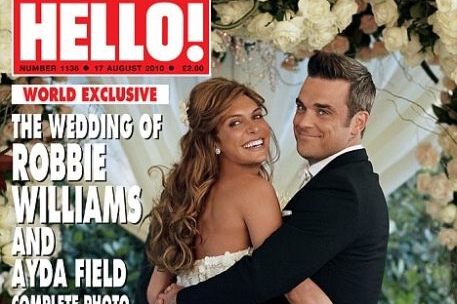 Robbie Williams si vzal v sobotu svou přítelkyní Aydu Fieldovou.