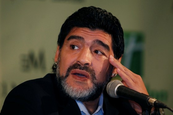 Diego Maradona má prý tři trenérské nabídky.