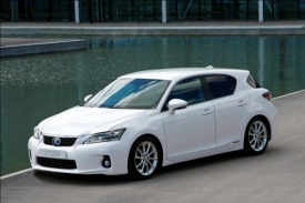 Lexus CT 200h procházel přísnými jízdními testy.