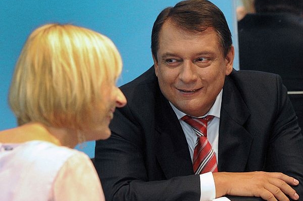 Televizní pohoda. Jiří Paroubek s manželkou chtějí psát knihy.