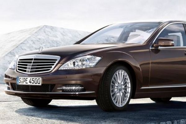Mercedes třídy S, ovšem Albrecht měl starší ročník.