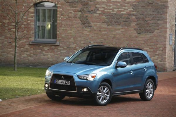 Přední část Mitsubishi ASX dostala agresivní vzhled. 