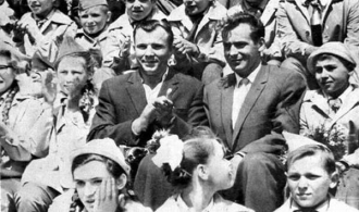 Gagarin či Komarov už nejsou idoly dětí. Na táboře v Artěku.