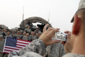 Američané z Iráku odcházejí po téměř osmi letech.