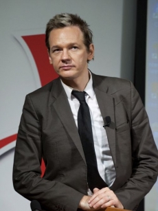 Zakladatel serveru Wikileaks je ochoten s Pentagonem spolupracovat.