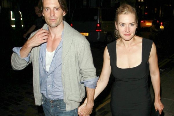 Herečka Kate Winsletová a britský model Louis Dowler. 