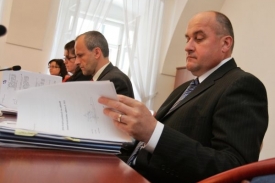 František Dohnal jako prezident NKÚ čelí soudnímu řízení.