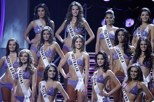 Česká Miss Jitka Válková (vpravo nahoře) do finále nepostoupila.
