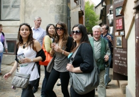 Od ledna do června přijelo do Čech 2,8 milionu turistů.
