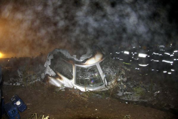 Na palubě letadla bylo 96 osob, 43 jich nepřežilo.