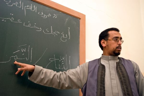 Plán přivede do školství desítky arabských učitelů.