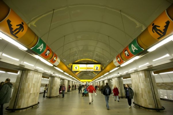 Metro bude nově možné chytit i po jedné hodině ráno.