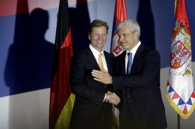 Německý ministr zahraničí Westerwelle a srbský prezident Tadić.