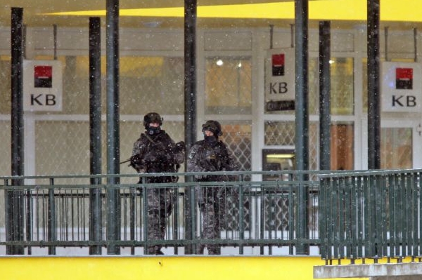Krstev přepadl banku loni v prosinci s plynovou pistolí.