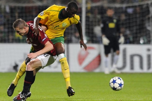 Ceesay (ve žlutém) - jediný &quot;nadfotbalista&quot; v dresu Žiliny. 