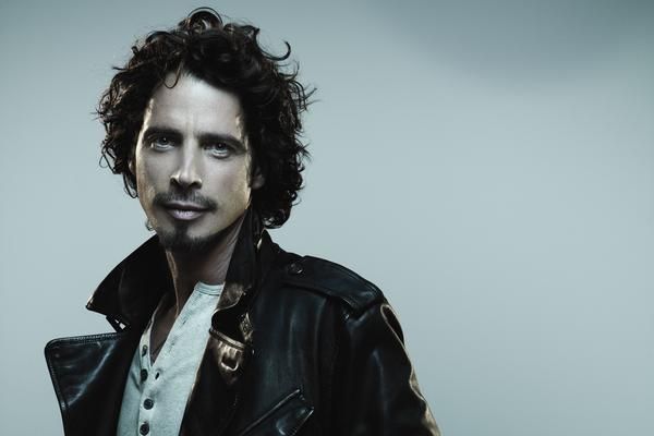 Chris Cornell si léta vystačil i bez svých bývalých kolegů.