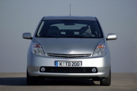 Prius bude při tiché jízdě varovat chodce.