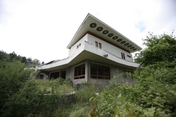 Vila tří komunistických prezidentů dnes chátrá.