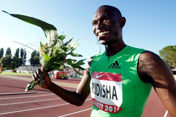 Rudisha opět překonal rekord. Rudisha opět překonal rekord.