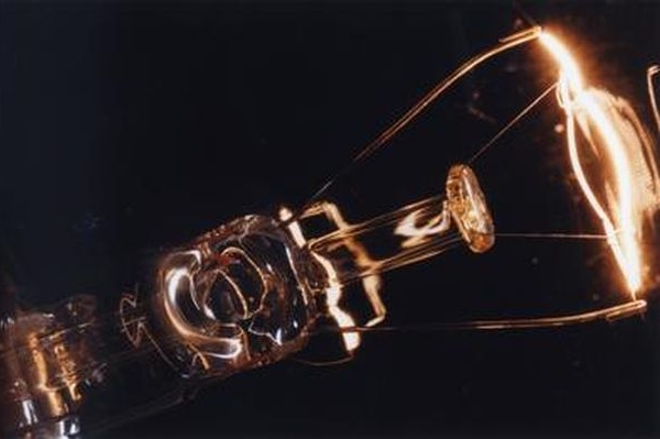 Od září nebudou dodávány do obchodů 75wattové žárovky.