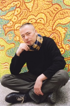 Singer připravil výstavu Koupání v kopačkách.