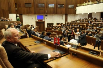 Novou výchovu k vlastenectví schválil předchozí parlament.