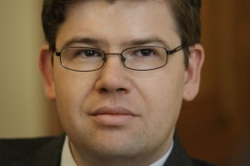 Ministr Pospíšil chce zpřísnit tresty pro mladistvé násilníky.