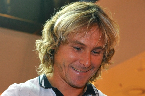 Pavel Nedvěd bude jednat s Juventusem o spolupráci. Pavel Nedvěd bude jednat s Juventusem o spolupráci.