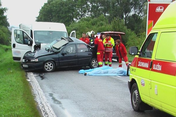 Vážných dopravních nehod je letos zatím mnohem méně než loni.