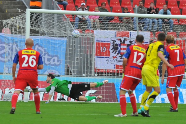 Fotbalisté Brna (v červeném) v zápase se Spartou. Fotbalisté Brna (v červeném) v zápase se Spartou.