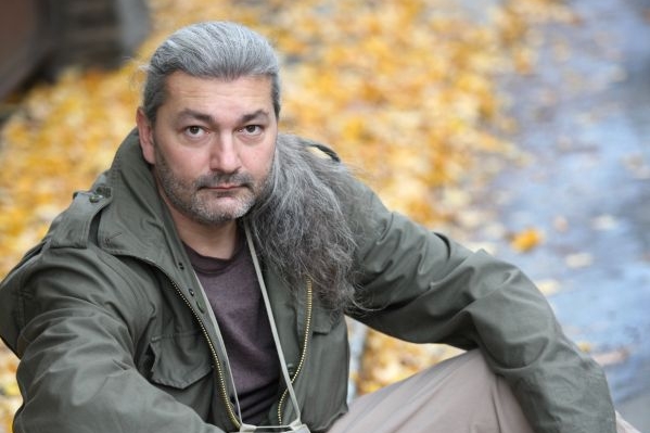 Daniel Hůlka má vedle sebe opět mladou milenku.